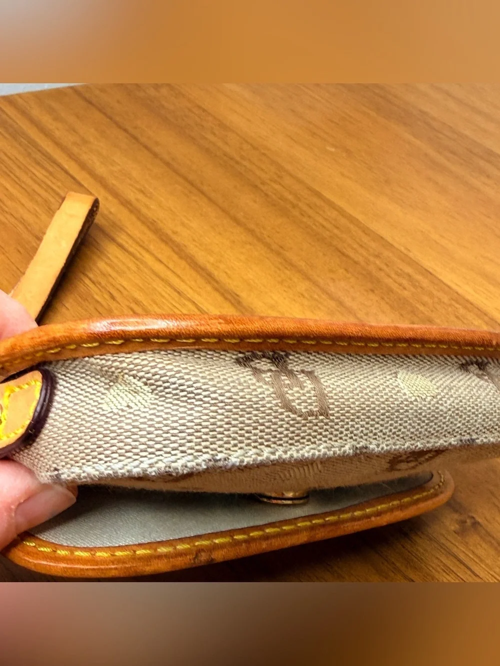 Dooney & Bourke Small Wristlet Gray Tan DB Heart Canvas Leather Trim Y2K Vtg